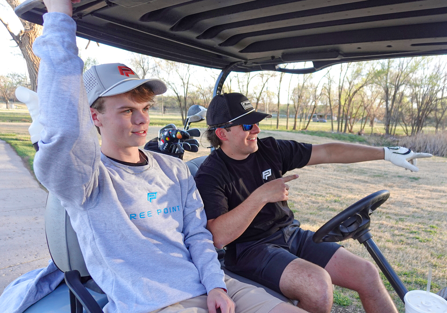 FREE POINT SWEATSHIRT